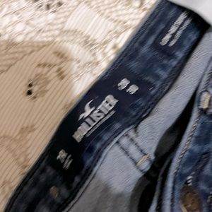 Hollisyer skinny jeans Sz 7, dark washed fishers. Gently worn